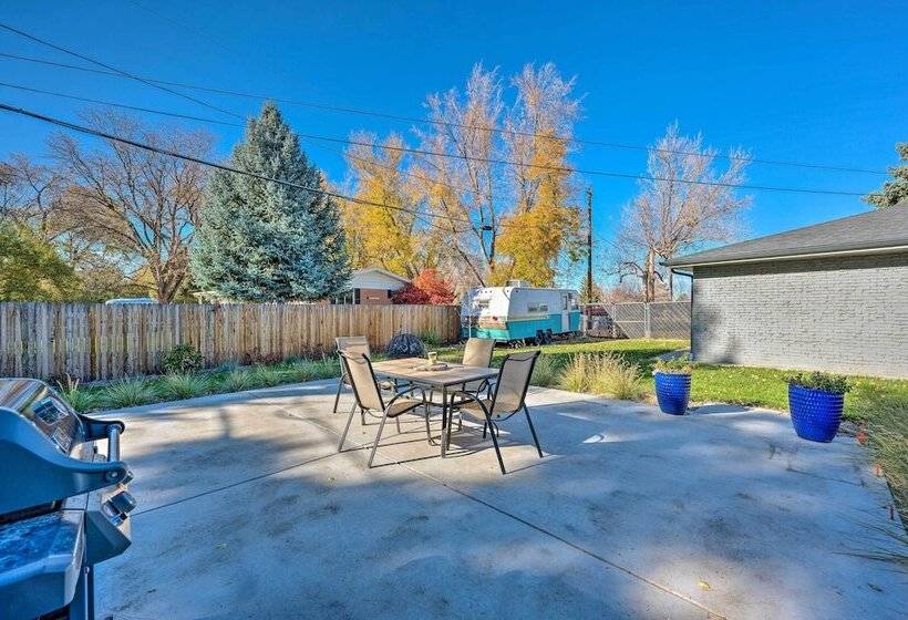 3 Mi To Olde Town Arvada: Modern Duplex W/ Patio!