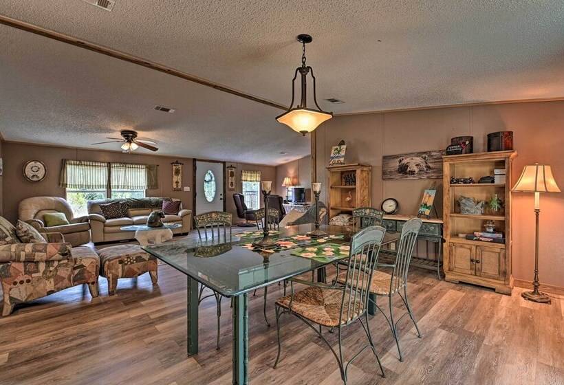 Peaceful Silver Springs Property   Pets Welcome!