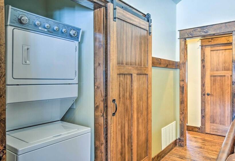 Dog Friendly Cabin In The Heart Of Grand Lake!