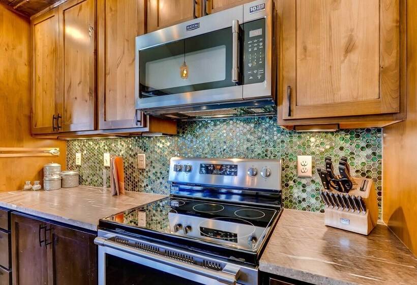 Dog Friendly Cabin In The Heart Of Grand Lake!