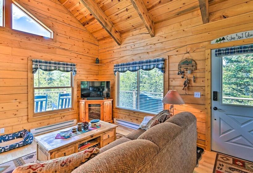 Peaceful Jefferson Cabin W/ Deck   Pets Welcome!