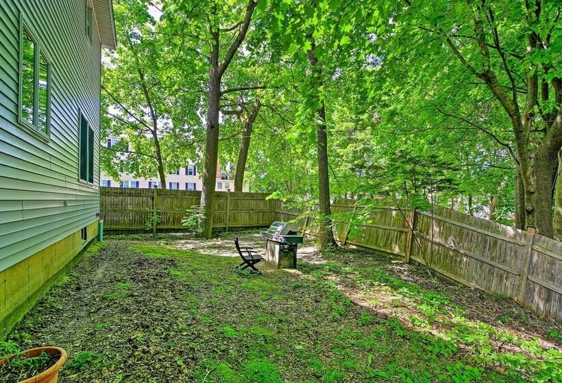 Walk To Dining: Downtown Lenox Guest House!