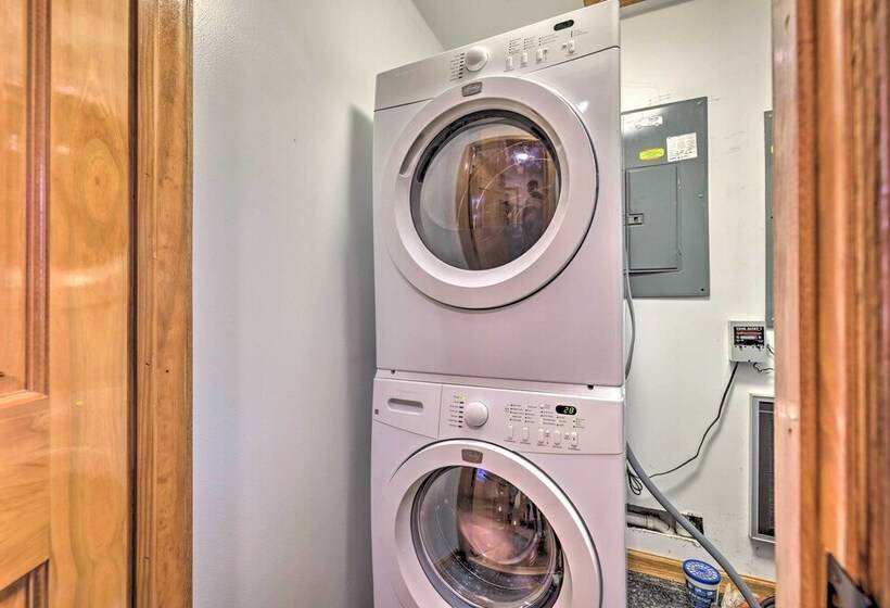 Quiet Long Pond Home On 1 Acre W/ Deck & Patio!