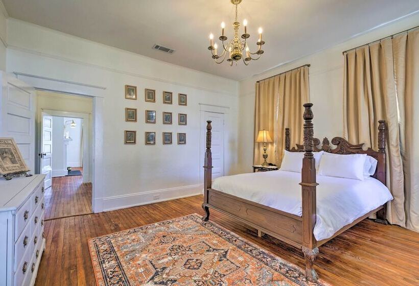 Renovated Historic Home W/ Yard: 2 Mi To Dtwn