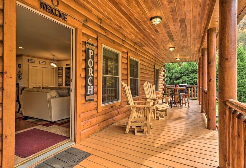 Riverfront Hideaway W/ Mtn Views In Marshall!
