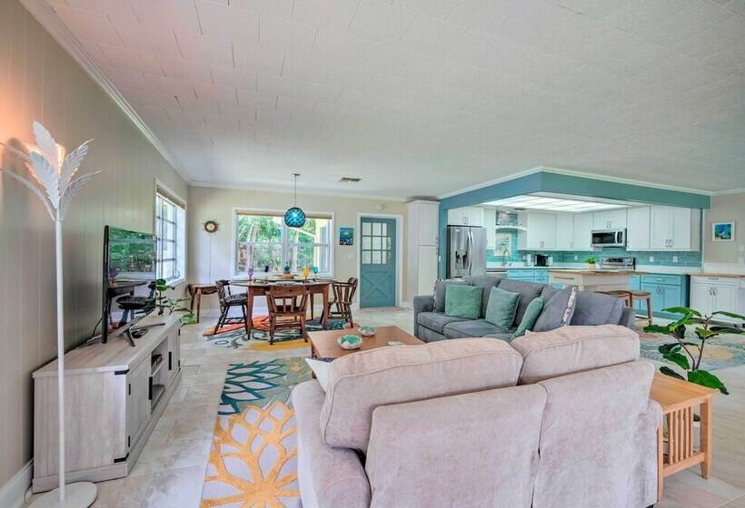 Riverview Homosassa Escape W/ Dock + Lanai!