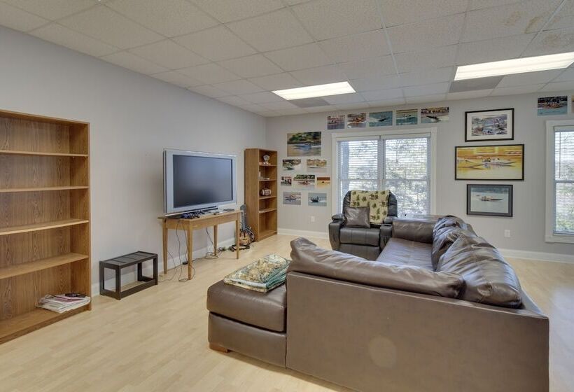 Secluded Flippin Home < 2 Mi To White River!