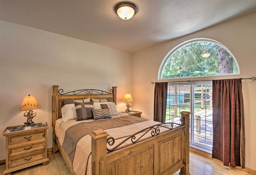 Serene South Bend Family Escape; Dogs Welcome