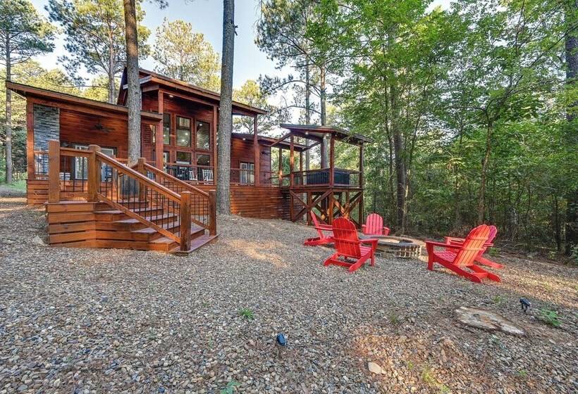 Sleek Cabin W/ Hot Tub: 11 Mi To Broken Bow Lake!