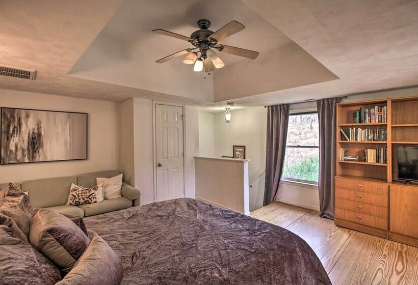 Spacious Faber Home W/ Yard, Steps To Winery!