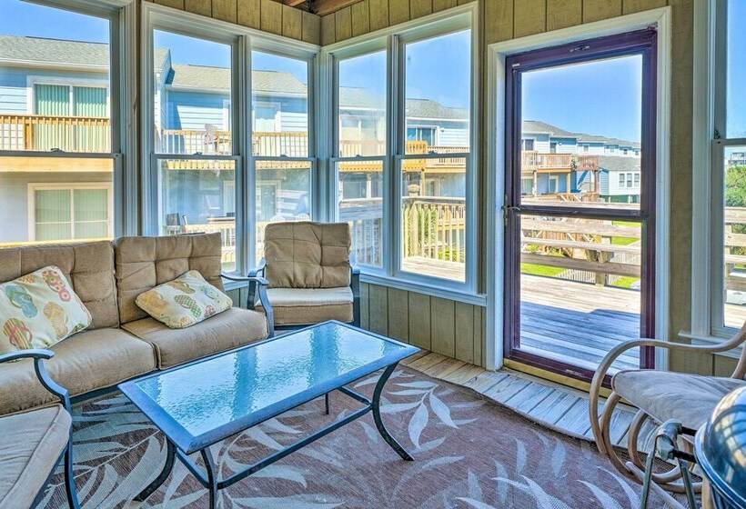 Spacious North Topsail Family Home With 2 Decks