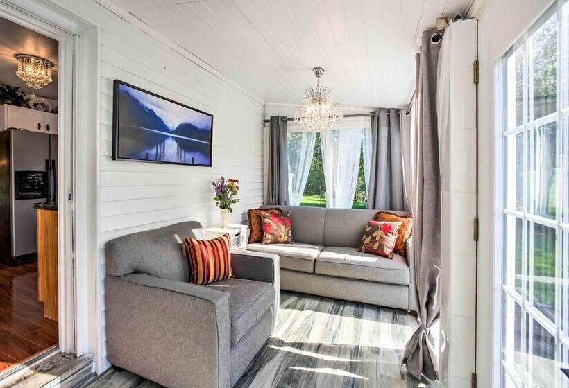 Spacious Retreat W/ Pool ~ 2 Mi To Hershey Park!