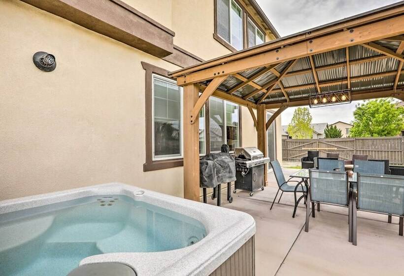 Sparks Home W/ Air Racing Decor + Hot Tub!