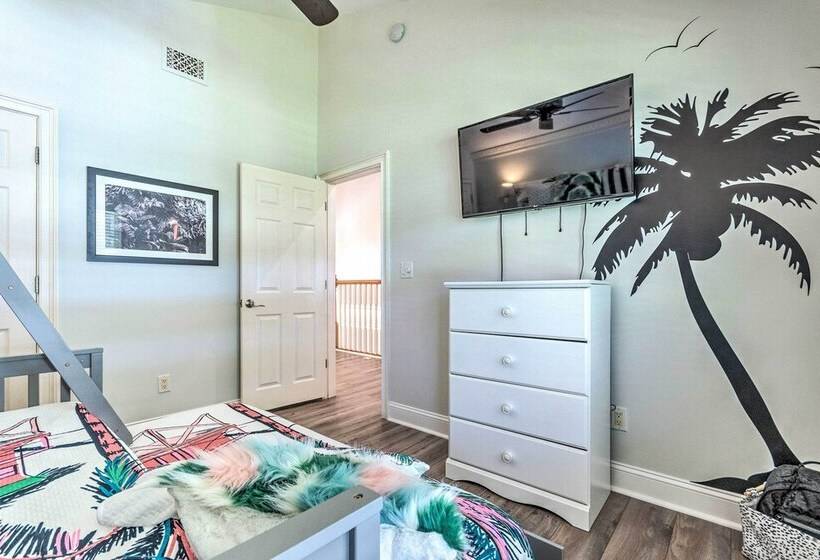 Sugar Beach Haven    Walk To Beach!