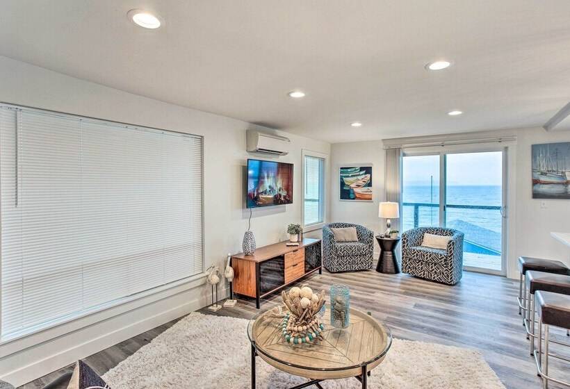 Tacoma  Dash Point Beach Cabin  W/ Balcony!