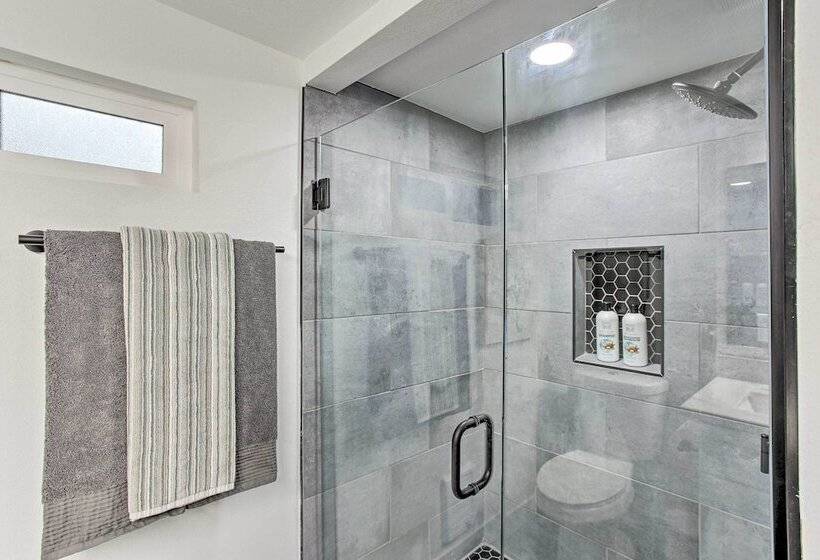 Tacoma  Dash Point Beach Cabin  W/ Balcony!