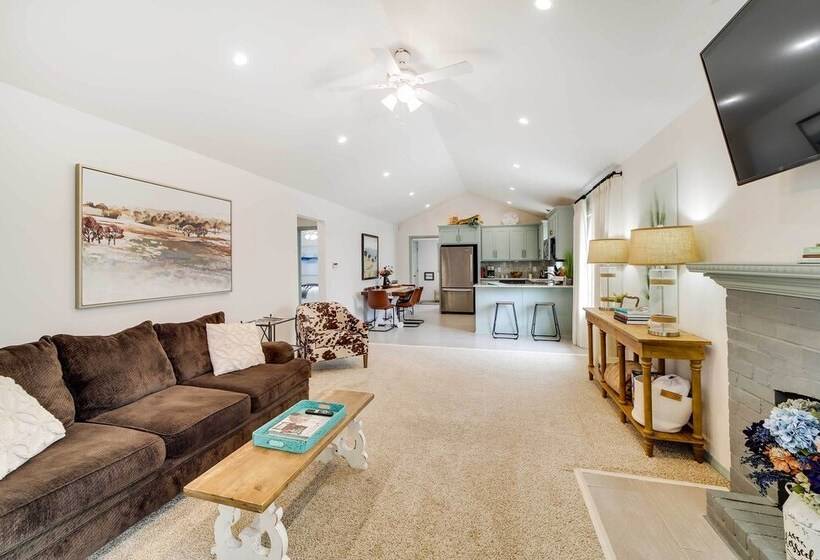 Tulsa Vacation Home ~ 3 Mi To Downtown
