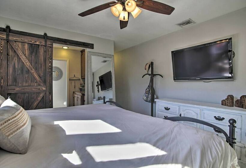 Updated Home With Pool < 9 Miles To Pompano Beach!