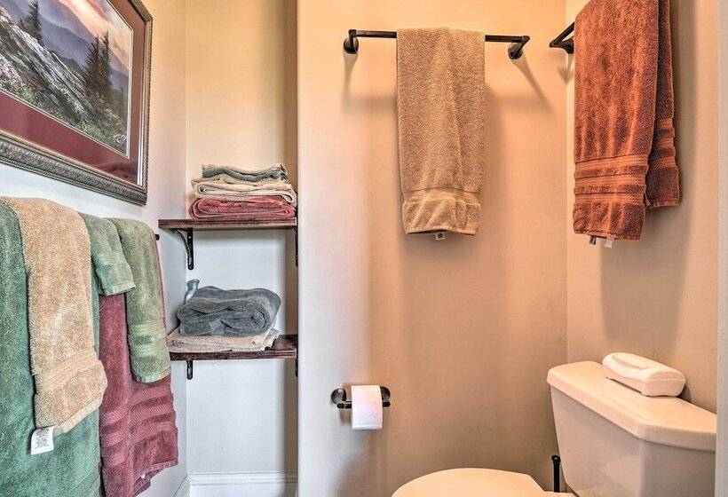 Upscale Mountain Escape W/ View, 10 Mi To Dwtn!