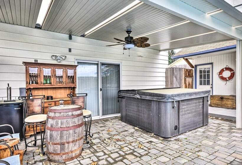 Vancouver Home W/ Hot Tub < 15 Mi To Portland!