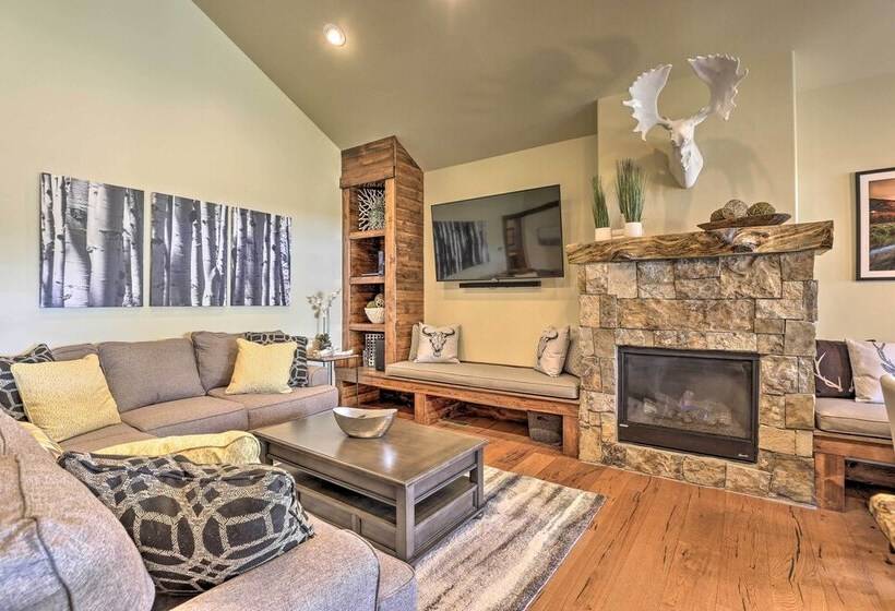 Walk To Main St & Marina: Grand Lake Cabin!