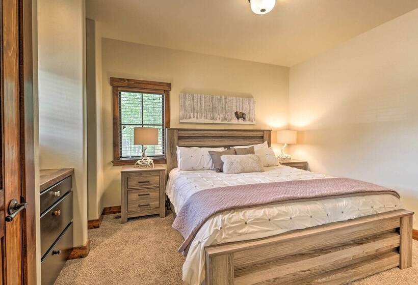 Walk To Main St & Marina: Grand Lake Cabin!