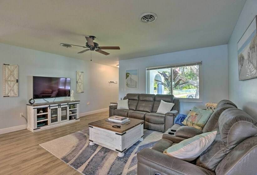 Waterfront Nokomis Escape W/ Dock, Kayaks & Bikes!