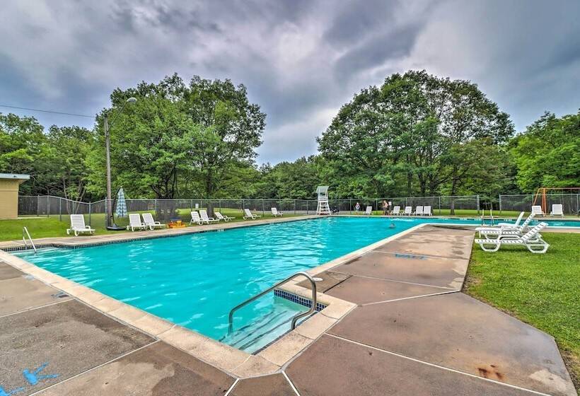 Hot Tub, Lake Access: Serene Albrightsville Home!