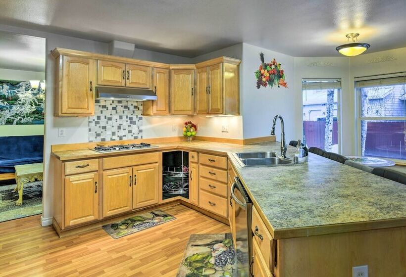 Anchorage Home ~ 8 Mi To Downtown!