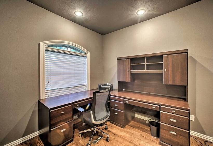 Bentonville Home W/ Pool Table, 2 Mi To Downtown!