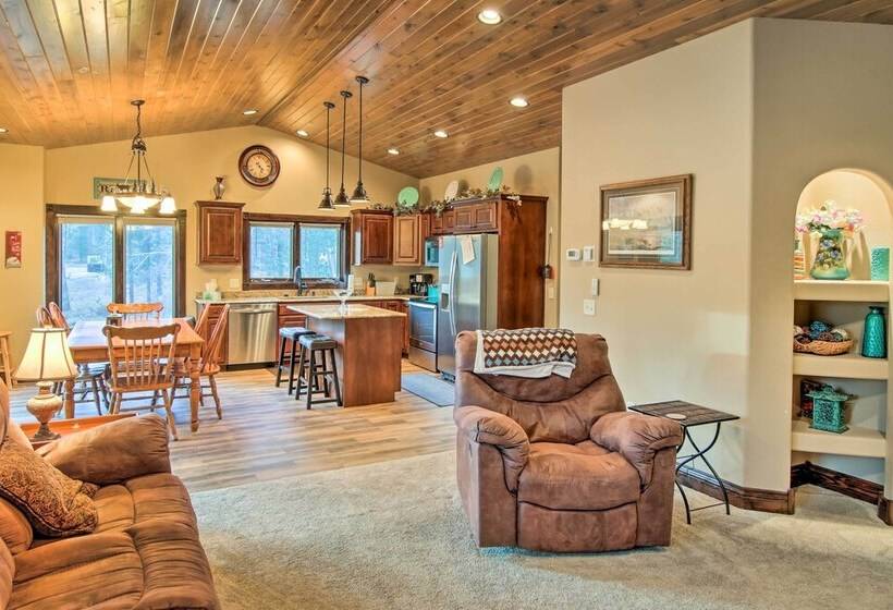 Black Hills Getaway W/ Deck   Near Hiking Trails!