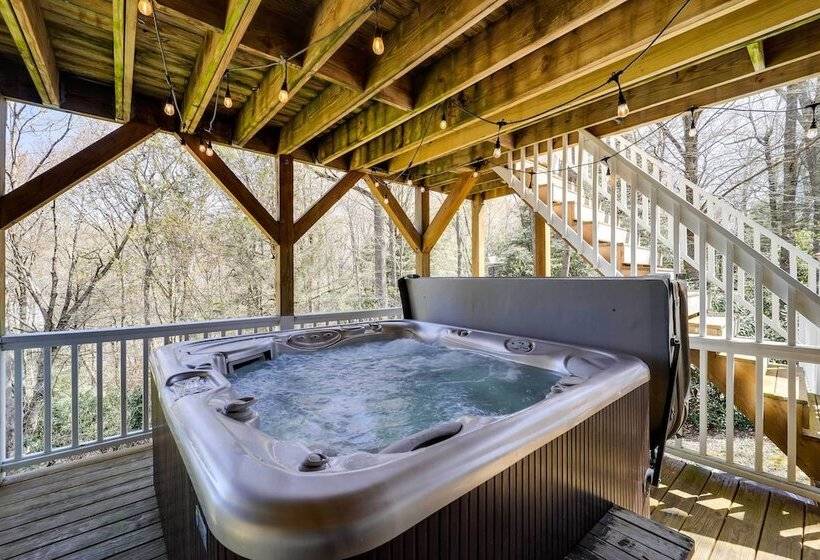 Boone Home W/ Fire Pit   Near App Ski & Sugar Mtn!