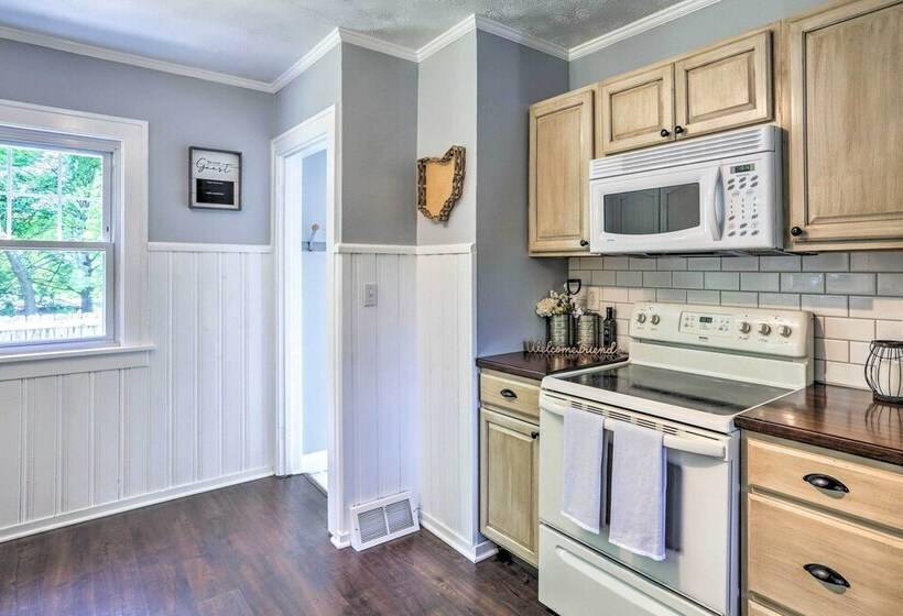 Bright Parma Home W/ Outdoor Space < 10 Mi To Dtwn