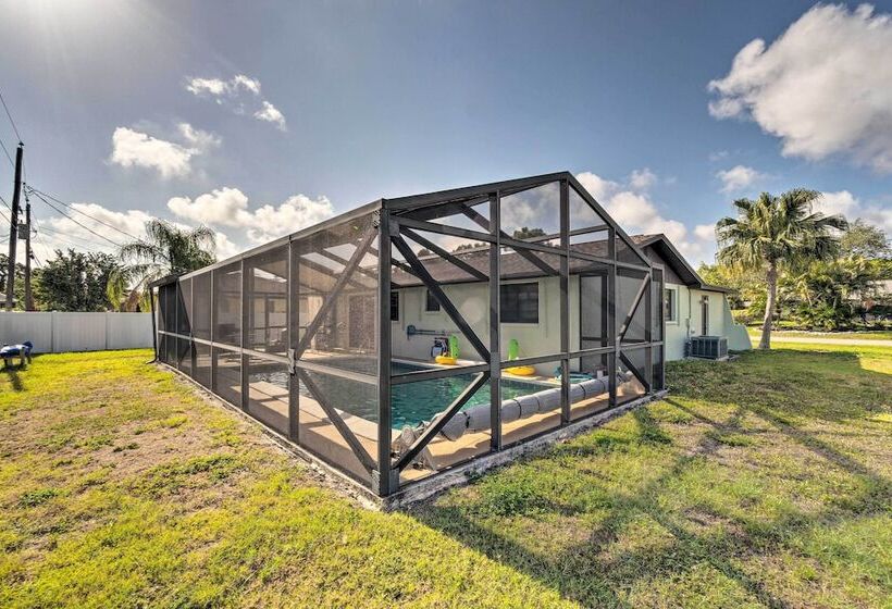 Bright Venice Home W/ Yard < 4 Miles To Beach!