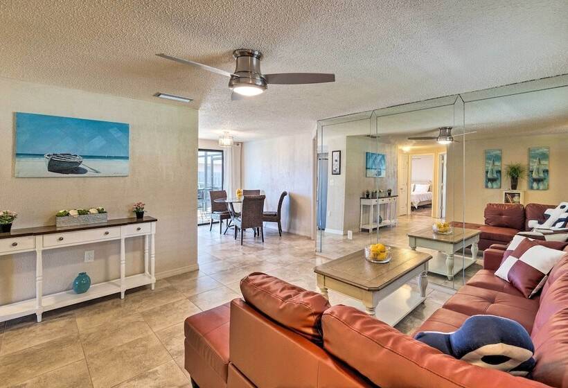 Bright Venice Home W/ Yard < 4 Miles To Beach!