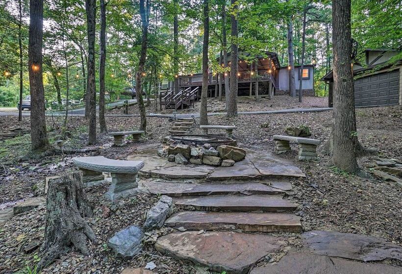 Broken Bow Oasis: Hot Tub, Fire Pit & Patio