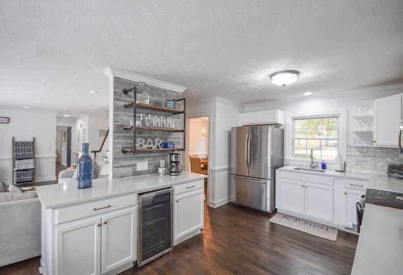 Carolina Lakes Family Home W/ Pool, Kayaks & Dock!