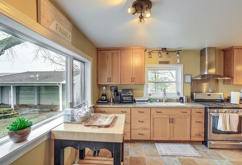 Central & Private Milan Home ~ 10 Mi To Sandusky!