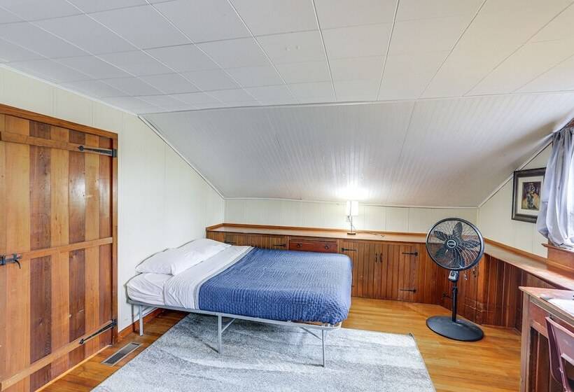 Central & Private Milan Home ~ 10 Mi To Sandusky!