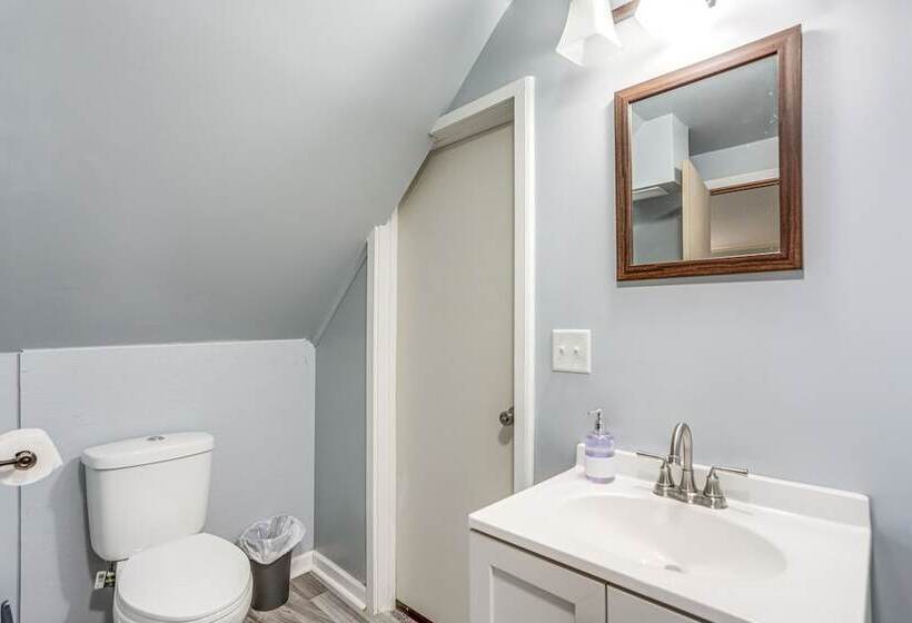 Central & Private Milan Home ~ 10 Mi To Sandusky!