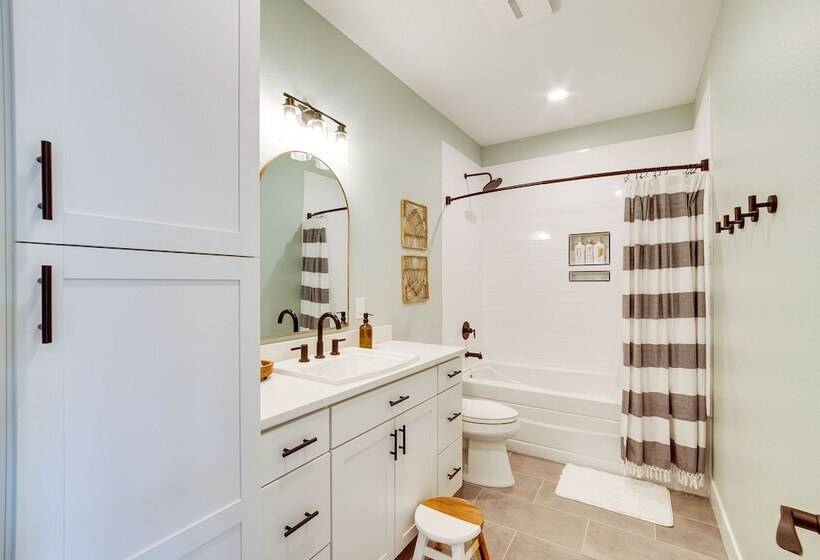 Charming Florence Home W/ Fire Pit & River Views!