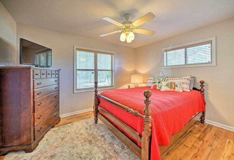 Coastal Hideaway ~ 1/2 Mi To Beach + Boardwalk!