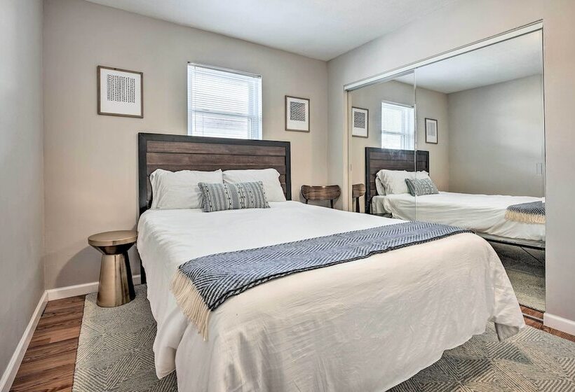 Cozy South Bend Retreat < 2 Mi To Notre Dame!