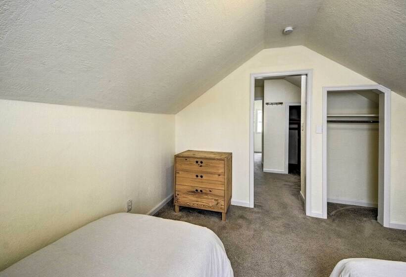 Cozy Tacoma Home: Close To Beaches & Boating!