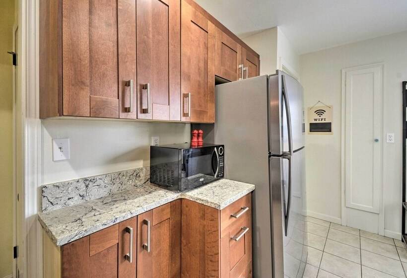 Cozy Tacoma Home: Close To Beaches & Boating!