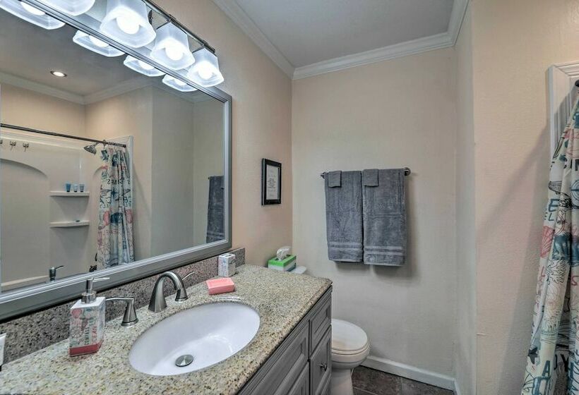 Dog Friendly House W/ Yard: Near Boat Launch!