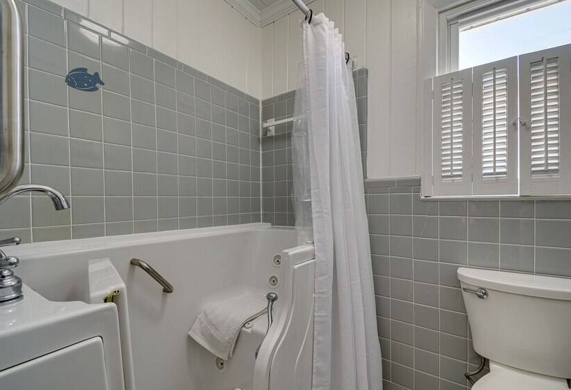 Holden Beach Home On Intracoastal Waterway Canal!