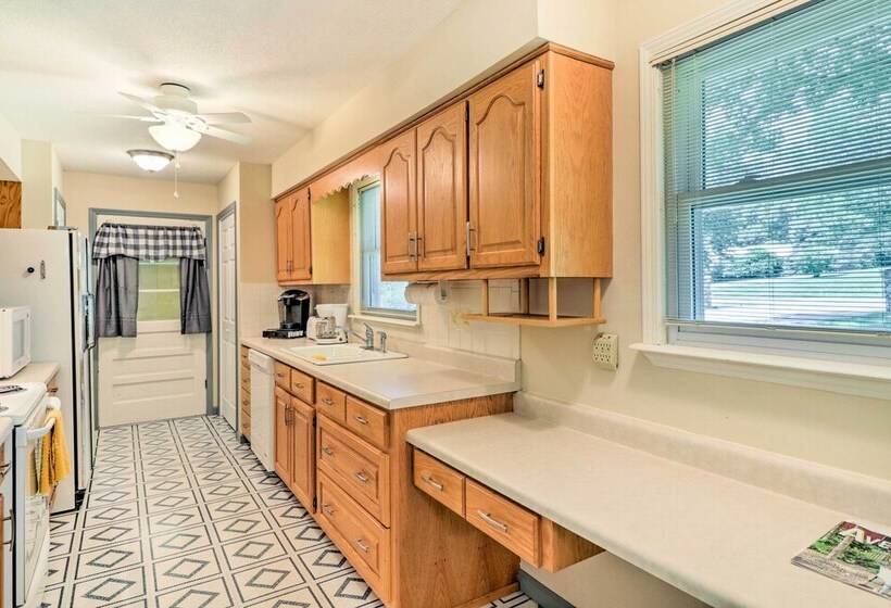 Lake House In Horseshoe Bend Near Ozark Forest!