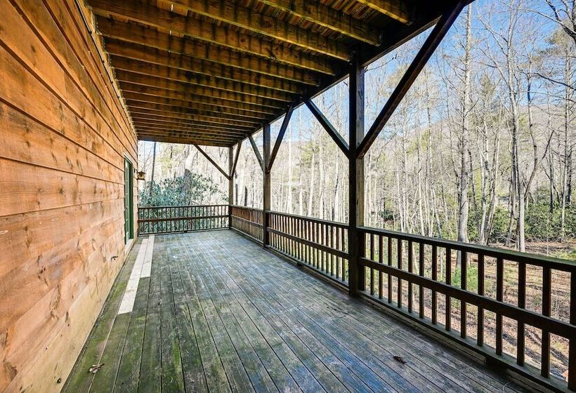 Luxury Cabin W/ Deck < 5 Miles To Sapphire Valley!