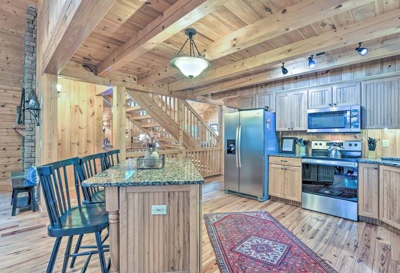 Luxury Cabin W/ Deck < 5 Miles To Sapphire Valley!